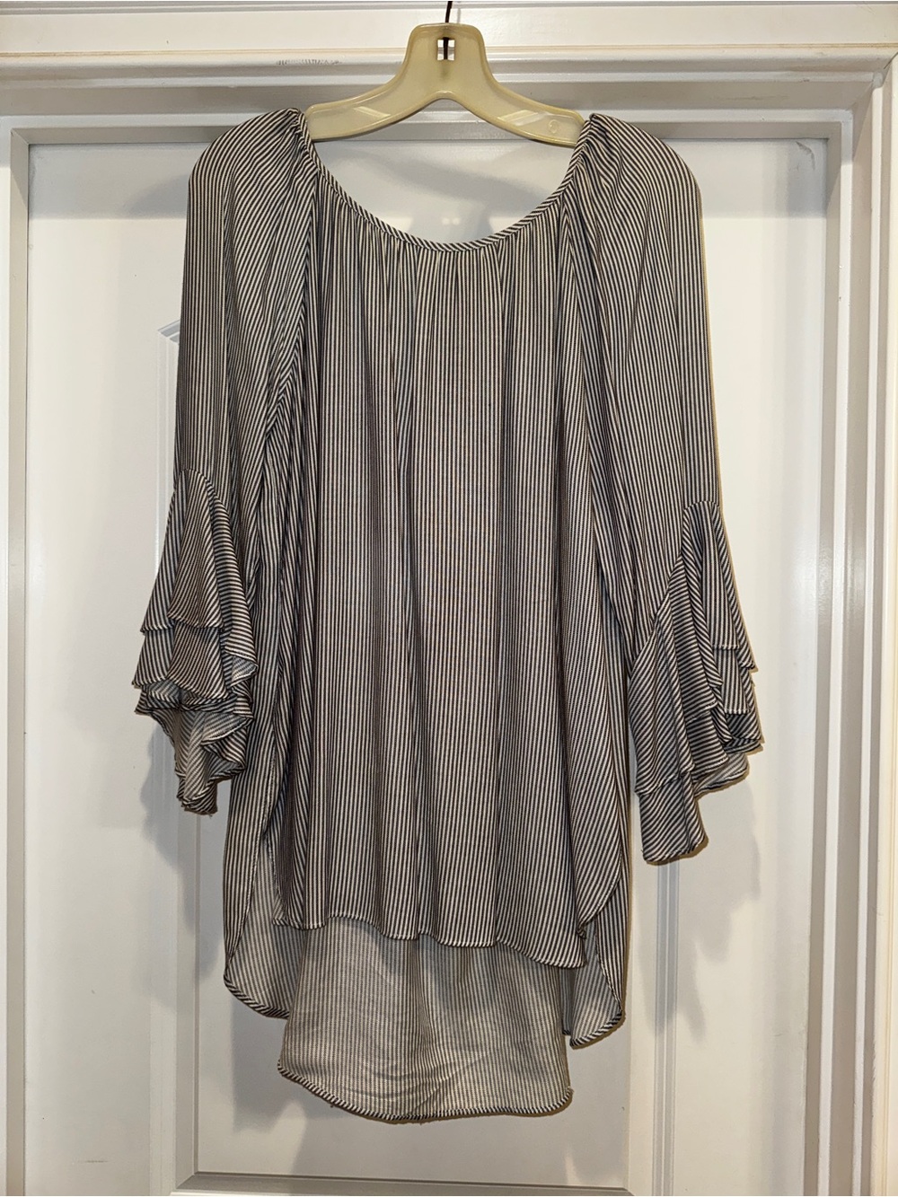 Cupio Striped Ruffle Sleeve Women's Blouse/Tunic - Gray/White Medium